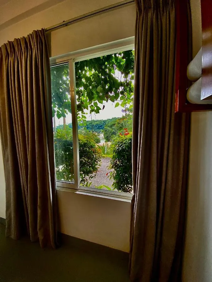 Sesatha Lake Kandy 0*,